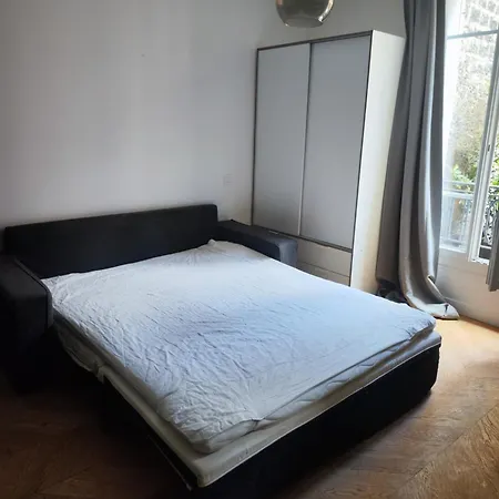 16 New Charming Eiffel Tower Studio *